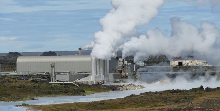Elektrownia geotermalna – jak działa? Budowa, wady i zalety