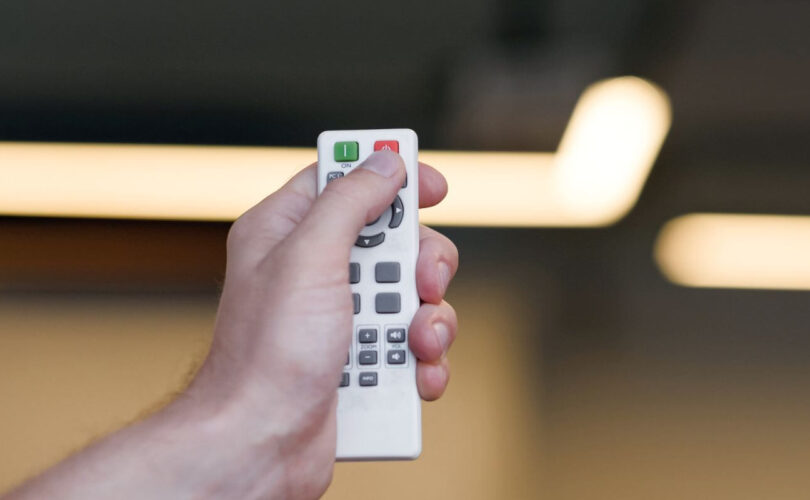 Ile prądu zużywa telewizor na czuwaniu?